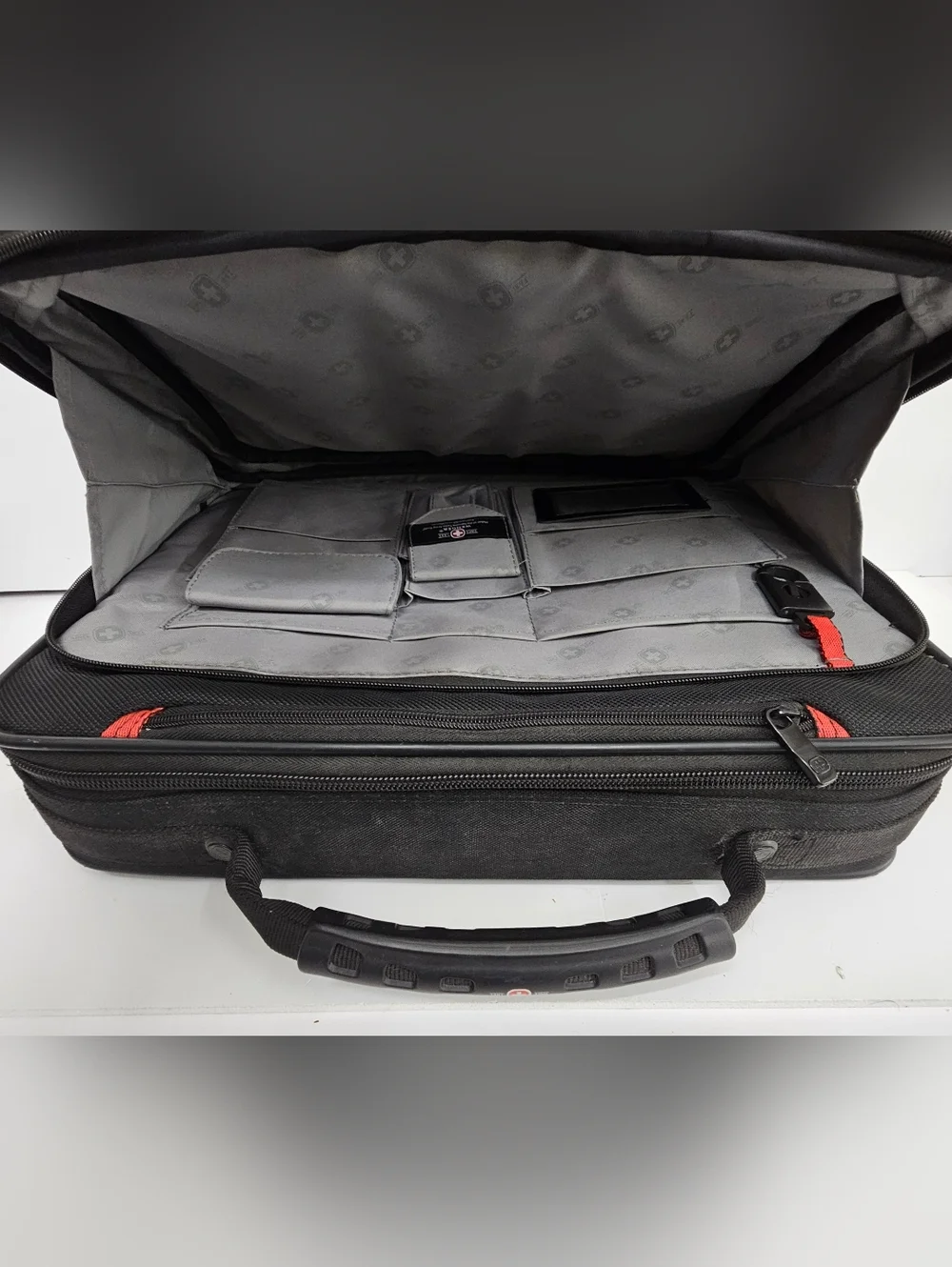 Wenger WA742602 Single Gusset 15.4